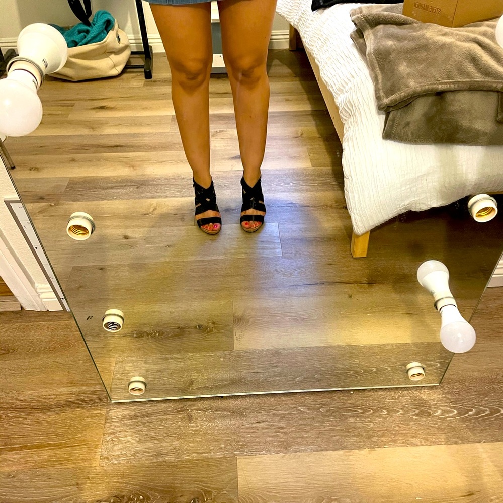 Bcbgeneration black wedge sandals